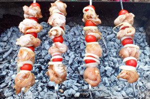 Куриные рулетики на мангале Куриные рулетики на мангале