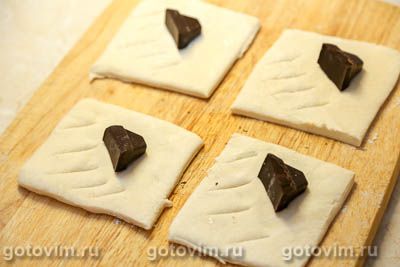 Слойки с шоколадом