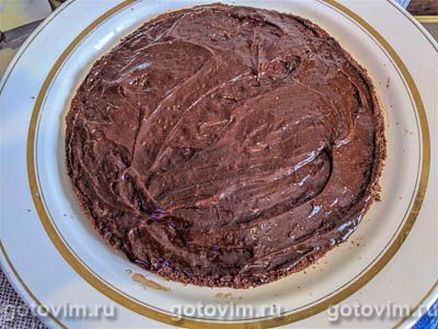 Шоколадный торт с шоколадно-кофейным кремом и ягодной прослойкой