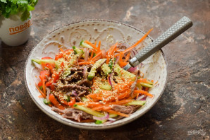 Салат "Азиатский" с говядиной Салат "Азиатский" с говядиной