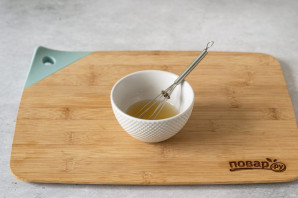 Салат с сельдереем и грушей Салат с сельдереем и грушей