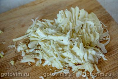 Суп из говядины с помидорами и консервированным зеленым горошком Суп из говядины с помидорами и консервированным зеленым горошком