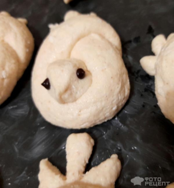 Рецепт: Булочки "Жаворонки" - Весенние булочки "жаворонки" к Пасхе из творожного теста.