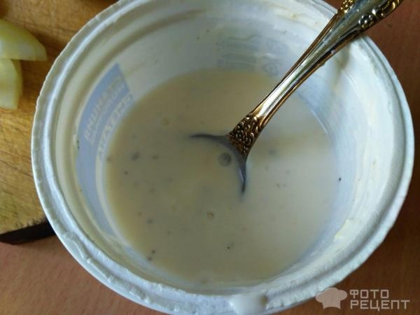 Рецепт: Дорада жареная - С луком и сметаной