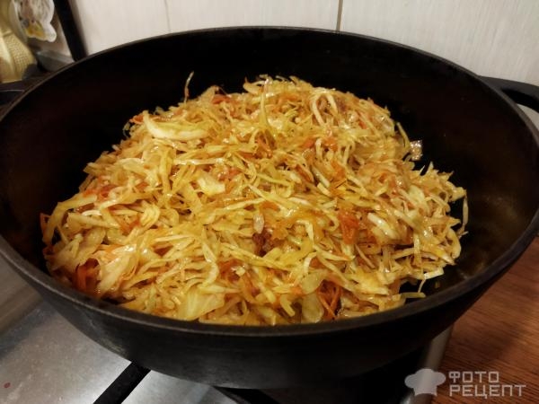 Рецепт: Капуста тушеная с овощами - и молоком и копчённой паприкой