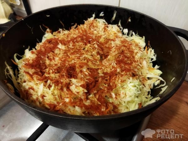 Рецепт: Капуста тушеная с овощами - и молоком и копчённой паприкой