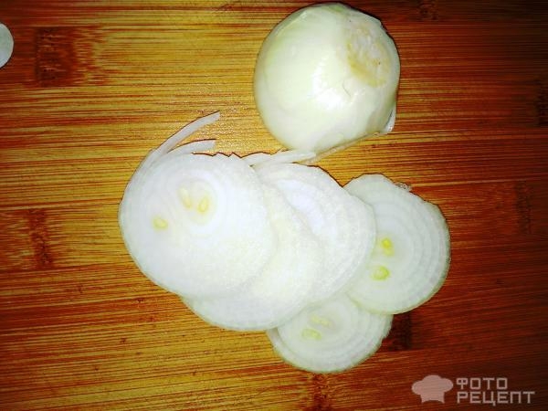 Рецепт: Окунь речной запеченый - "Ленивый" окунь с рукколой и луком, запеченный в пакете