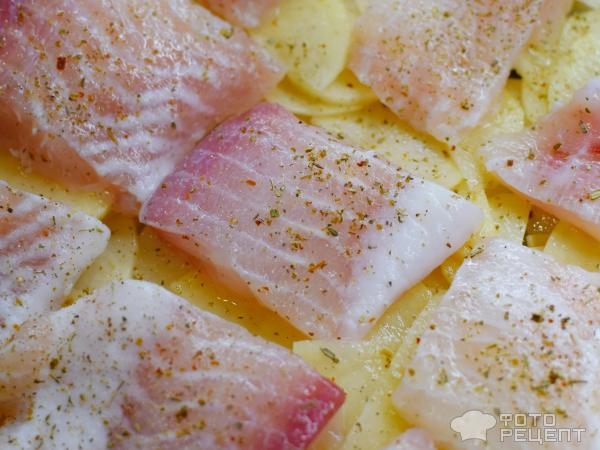 Рецепт: Пангасиус запеченый с картофелем - и брокколи. Вкусно и питательно!