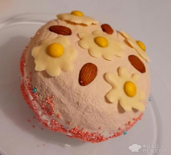 Рецепт: Пасха заварная - Пасха из двух видов творога, с шоколадными веточками вербы.