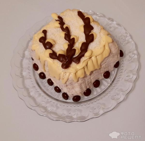 Рецепт: Пасха заварная - Пасха из двух видов творога, с шоколадными веточками вербы.