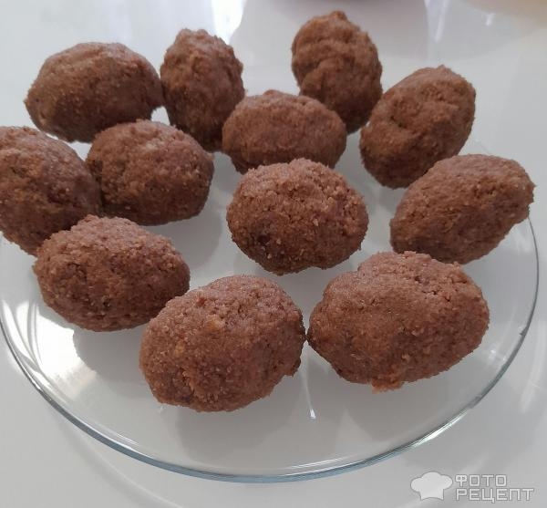 Рецепт: Пирожные пасхальные - Домашние пирожные к Пасхе, оформление пирожных масляным кремом, пасхальный декор своими руками.