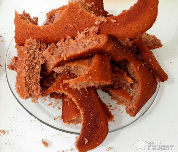 Рецепт: Пирожные пасхальные - Домашние пирожные к Пасхе, оформление пирожных масляным кремом, пасхальный декор своими руками.