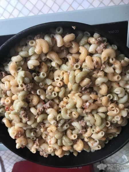 Рецепт: Рожки с фаршем - С домашним соусом!