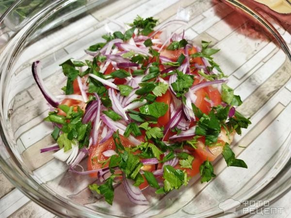 Рецепт: Салат с ананасами - помидорами и зеленью Рецепт: Салат с ананасами - помидорами и зеленью