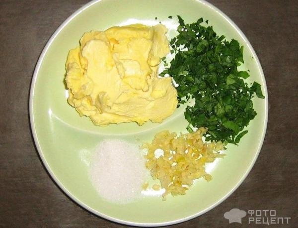 Рецепт: Сливочное масло с зеленью - заготовка-заморозка
