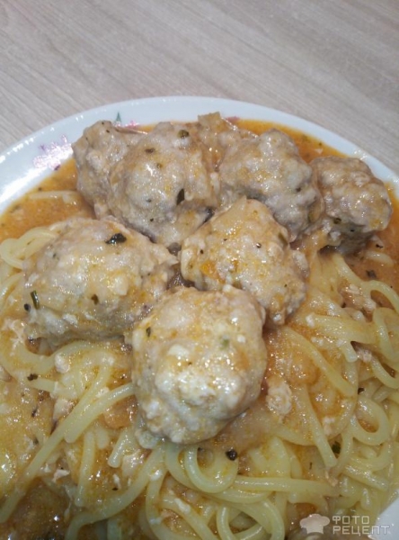 Рецепт: Тефтели в томатно-сметанном соусе - Без риса. Рецепт: Тефтели в томатно-сметанном соусе - Без риса.