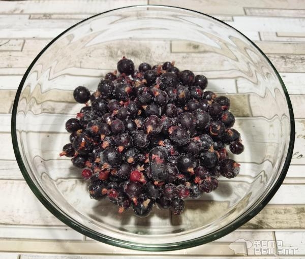 Рецепт: Витаминный морс - смородиновое ассорти из красной и чёрной смородины