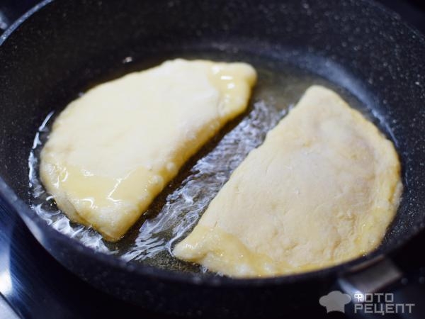 Рецепт: Жареные пирожки с картофелем - "Лапти" на сковороде. Вкусно и сытно!