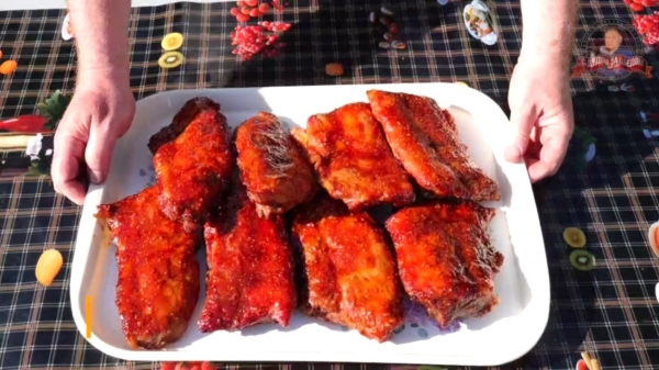 Свиные рёбрышки в карамельной глазури с дымком Свиные рёбрышки в карамельной глазури с дымком