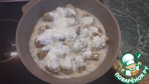 Тефтели из рыбы, тушенные в сметане Тефтели из рыбы, тушенные в сметане