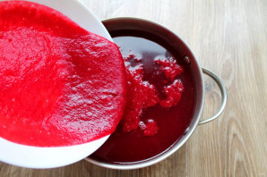 Клюквенный морс в мультиварке Клюквенный морс в мультиварке