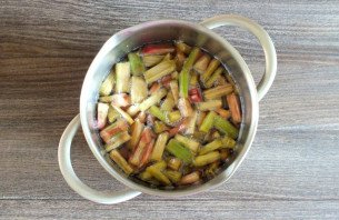 Цукаты из ревеня