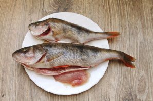 Окунь в соли в духовке