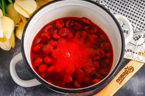 Панна-котта с вишней