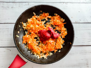 Томатный суп с курицей и рисом