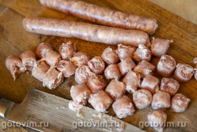 Мини-пирожки из слоеного теста в форме для пельменей