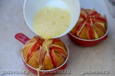 Булочки, фаршированные сыром и колбасой