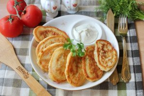 Оладьи с помидорами и сыром