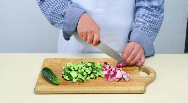 Вегетарианская окрошка на кефире, пошаговый рецепт с фото