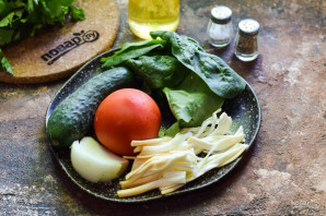 Салат с сыром "Чечил"