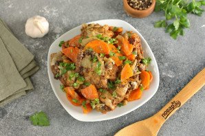 Курица с овощами в собственном соку