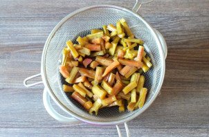 Цукаты из ревеня