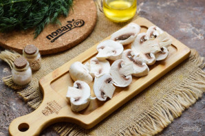 Салат с красной рыбой и шампиньонами Салат с красной рыбой и шампиньонами