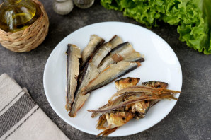 Салат с копченой салакой