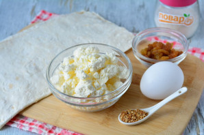 Рулет из лаваша с творогом и изюмом Рулет из лаваша с творогом и изюмом