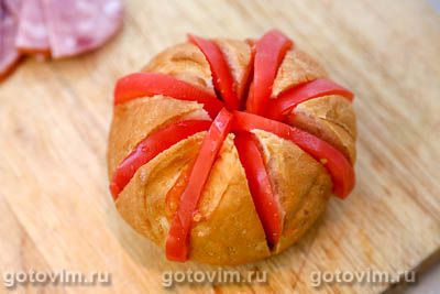 Булочки, фаршированные сыром и колбасой