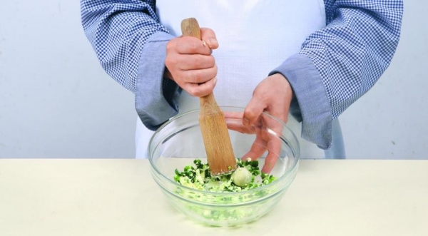 Вегетарианская окрошка на кефире, пошаговый рецепт с фото