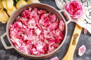 Джем из лепестков роз Джем из лепестков роз