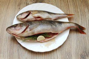 Окунь в соли в духовке