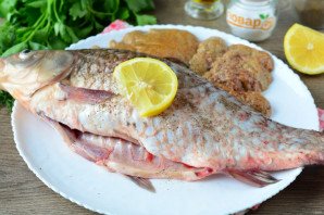 Жареный карась в сухарях