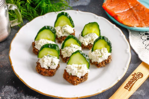 Канапе с красной рыбой