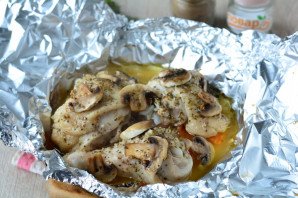 Курица с грибами в фольге Курица с грибами в фольге