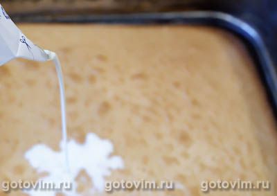 Пирог с клубникой, сливками и корочкой из взбитых белков