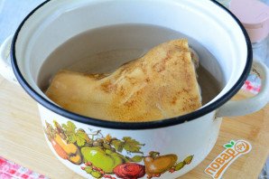 Отварная запеченная рулька в духовке