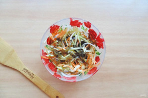 Витаминный салат из морской капусты