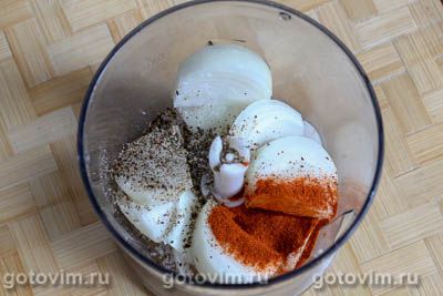 Мясо на шпажках в духовке, запеченное в рукаве